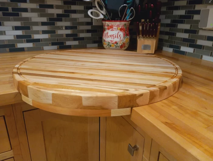 cut n corners corner cutting board made from maple